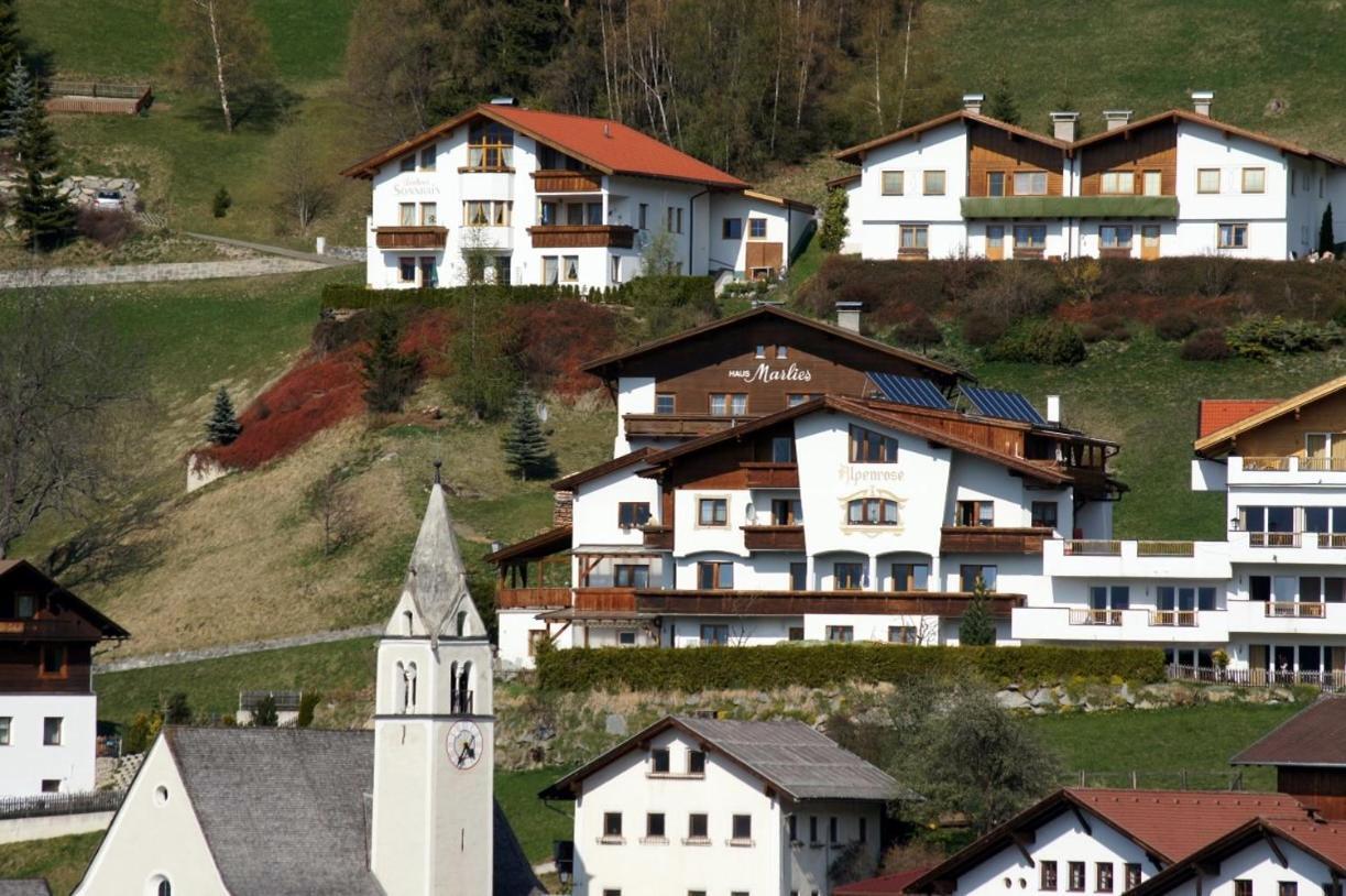 Hotel Alpenrose Fendels Bagian luar foto